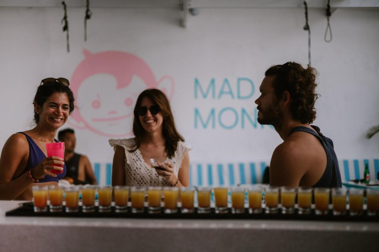 Mad Monkey Kuta Lombok Vandrehjem Eksteriør billede
