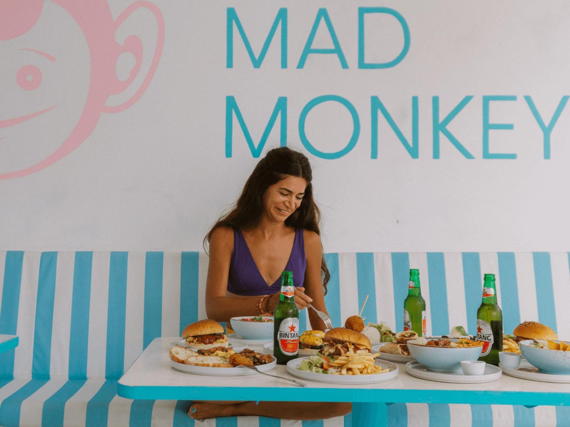 Mad Monkey Kuta Lombok Vandrehjem Eksteriør billede