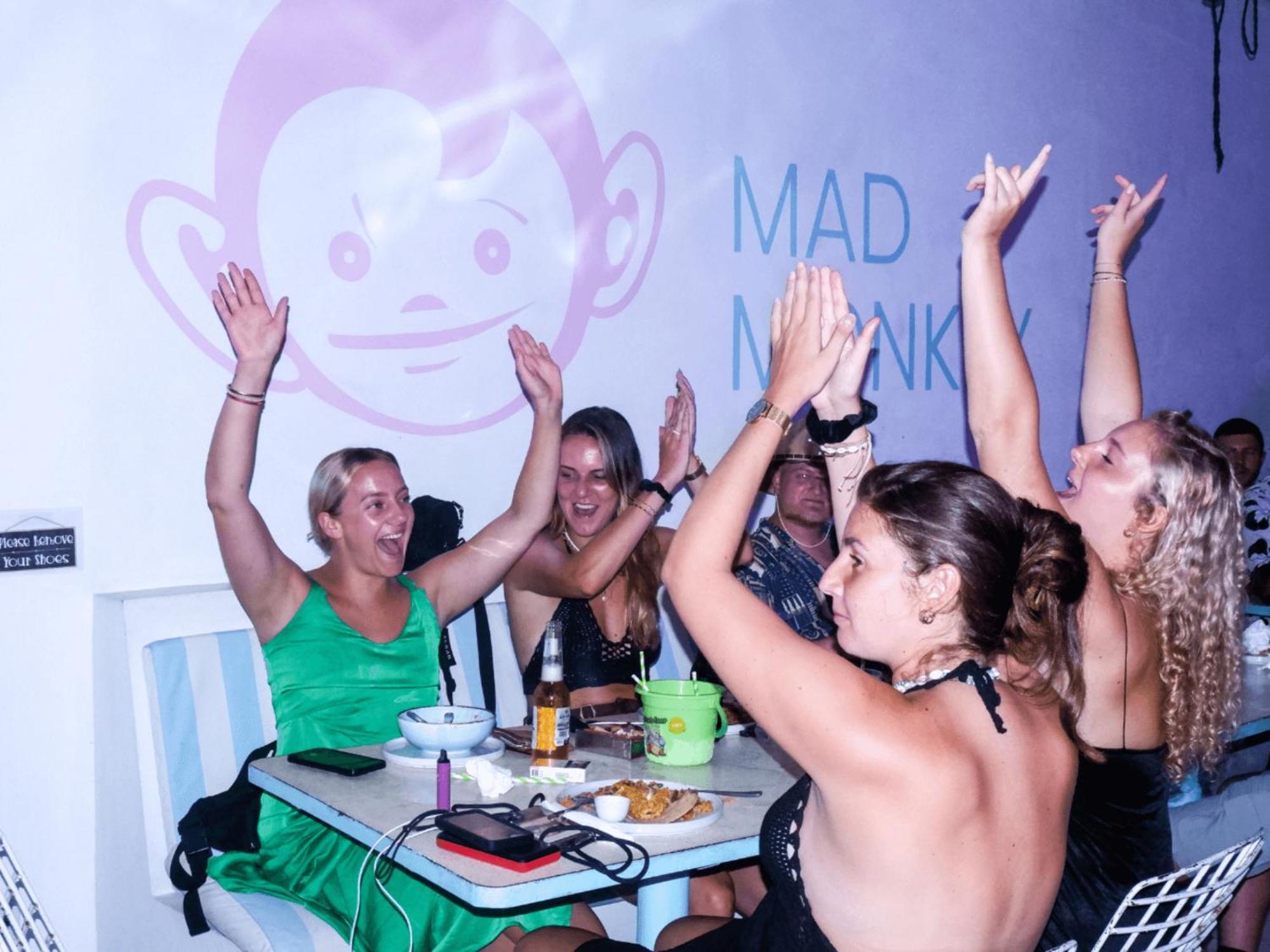 Mad Monkey Kuta Lombok Vandrehjem Eksteriør billede